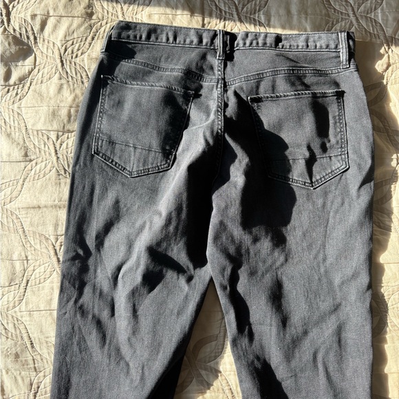 Banana Republic Black Travel Athletic Jeans 33x32 in great condition - Picture 3 of 5